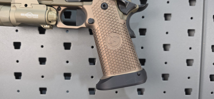 uber-rare-nighthawk-sandhawk-2011-9mm-fde-big-2