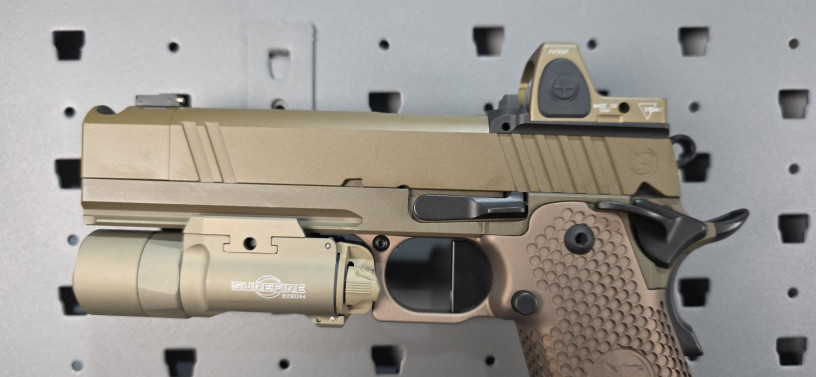 uber-rare-nighthawk-sandhawk-2011-9mm-fde-big-1