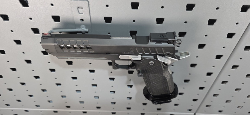 rare-atlas-gunworks-nemesis-v1-40-sw-two-tone-big-9