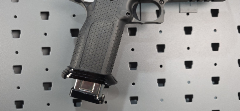 rare-atlas-gunworks-nemesis-v1-40-sw-two-tone-big-13