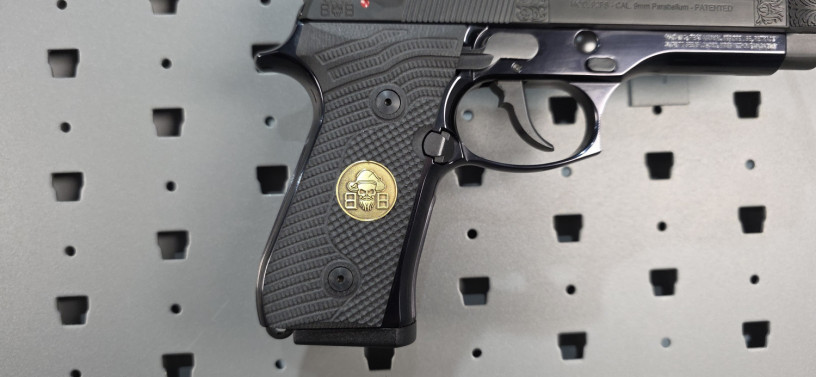 custom-beretta-92fs-blackbeards-customs-black-pearl-12-of-100-big-20