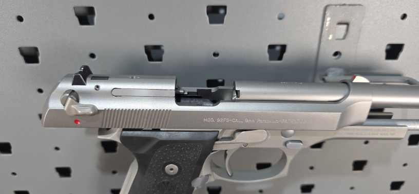 rare-beretta-92fs-inox-ghost-big-19