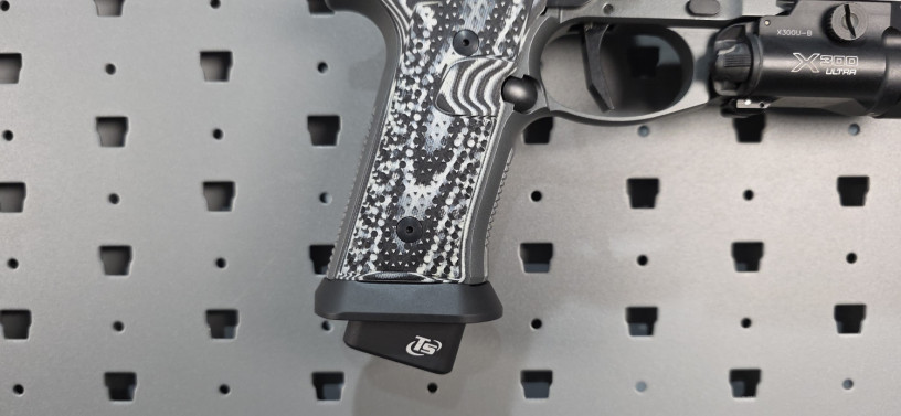 beretta-92xi-squalo-w-sro-surefire-x300-big-15