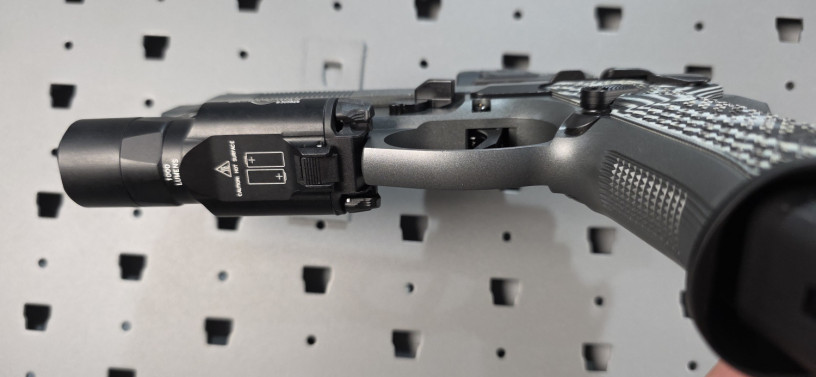 beretta-92xi-squalo-w-sro-surefire-x300-big-10