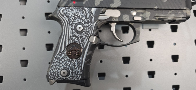 custom-beretta-m9a1-compact-blackbeards-customs-snow-topo-big-17