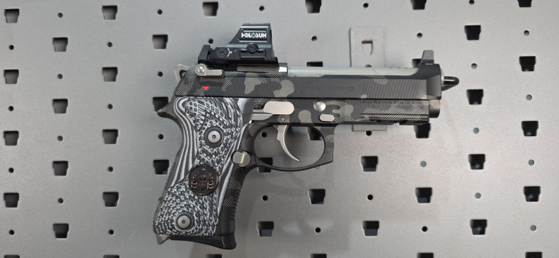 custom-beretta-m9a1-compact-blackbeards-customs-snow-topo-big-14