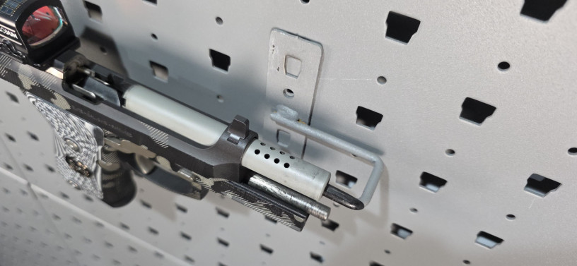custom-beretta-m9a1-compact-blackbeards-customs-snow-topo-big-22