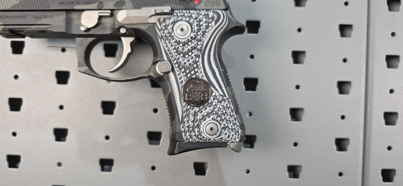 custom-beretta-m9a1-compact-blackbeards-customs-snow-topo-big-4