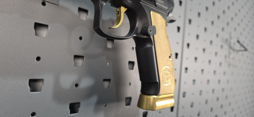 rare-cz-shadow-2-gold-digger-talo-special-edition-big-6