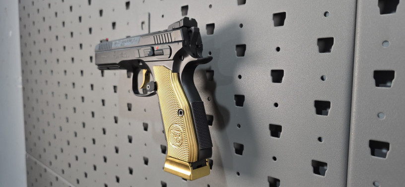 rare-cz-shadow-2-gold-digger-talo-special-edition-big-5