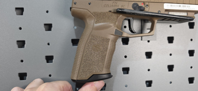fn-fiveseven-mrd-fde-57x28mm-with-eotech-e-flx-rdo-big-10