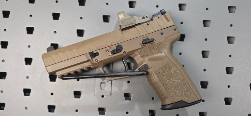 fn-fiveseven-mrd-fde-57x28mm-with-eotech-e-flx-rdo-big-0