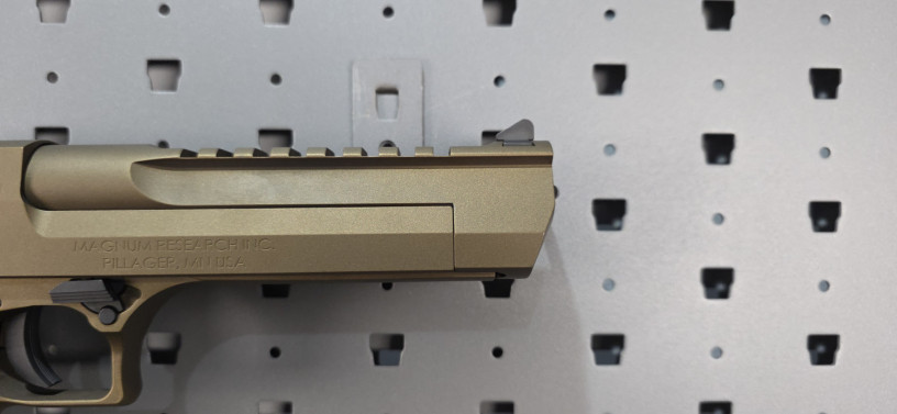 magnum-research-desert-eagle-burnt-bronze-44-magnum-big-12