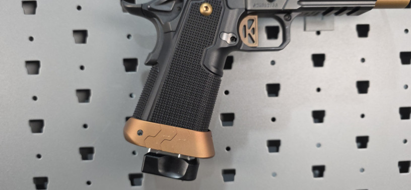 kimber-2k11-target-bronzedlc-2011-45-acp-big-13