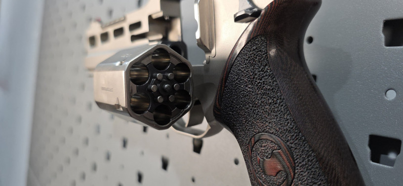 chiappa-rhino-60ds-6-barrel-357-magnum-nickel-w-hogue-match-grip-big-18