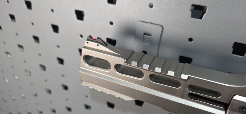 chiappa-rhino-60ds-6-barrel-357-magnum-nickel-w-hogue-match-grip-big-11