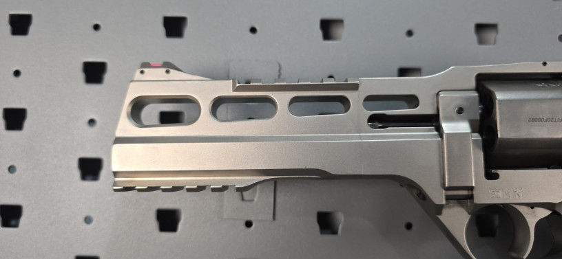 chiappa-rhino-60ds-6-barrel-357-magnum-nickel-w-hogue-match-grip-big-2