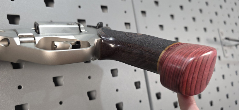 chiappa-rhino-60ds-6-barrel-357-magnum-nickel-w-hogue-match-grip-big-7