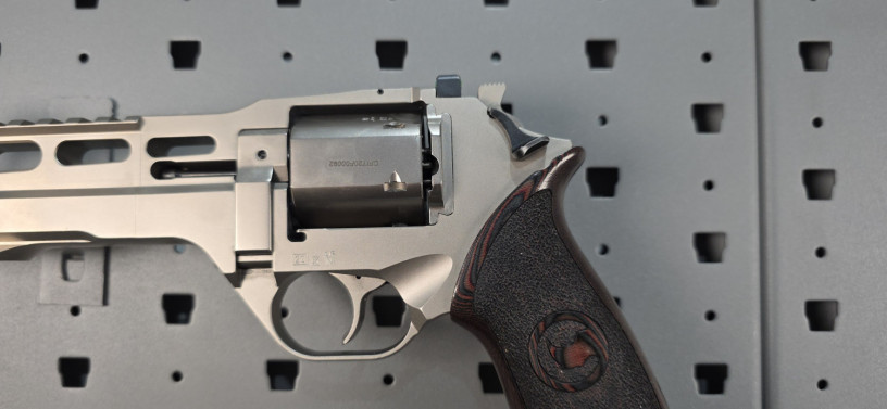 chiappa-rhino-60ds-6-barrel-357-magnum-nickel-w-hogue-match-grip-big-3