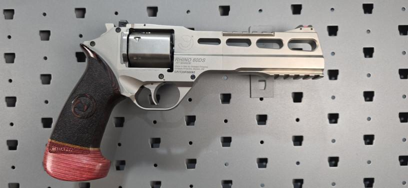 chiappa-rhino-60ds-6-barrel-357-magnum-nickel-w-hogue-match-grip-big-24