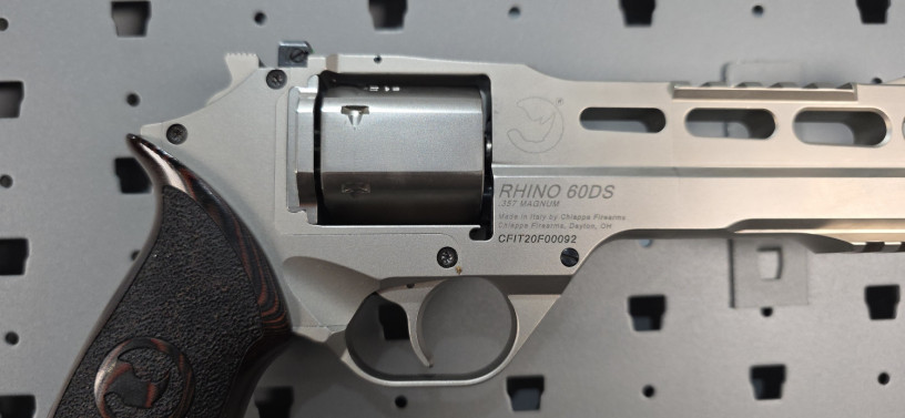 chiappa-rhino-60ds-6-barrel-357-magnum-nickel-w-hogue-match-grip-big-26