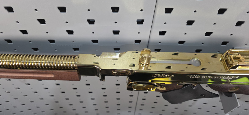 shiny-24k-gold-plated-auto-ordnance-m1927-a1-thompson-tommy-gun-45-acp-big-25