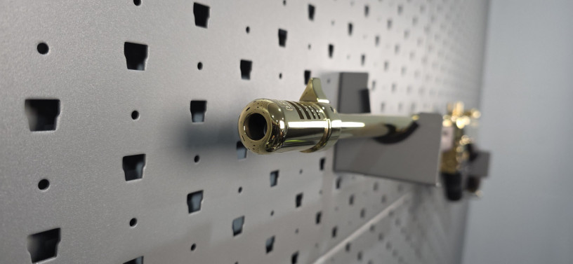 shiny-24k-gold-plated-auto-ordnance-m1927-a1-thompson-tommy-gun-45-acp-big-1