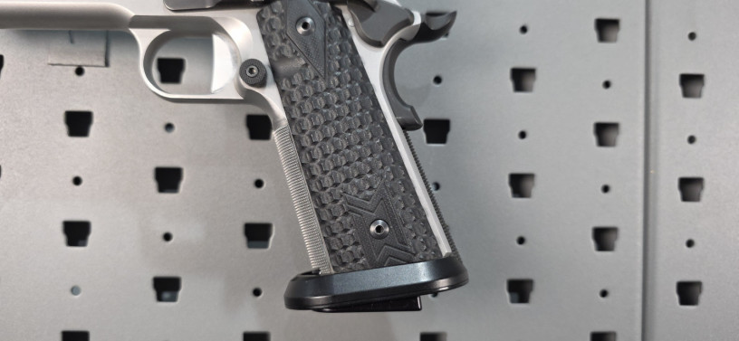 rare-sig-sauer-1911-max-michel-edition-45-acp-big-4