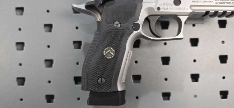 ultra-rare-sig-sauer-german-mastershop-p226-x-short-stainless-9mm-big-15