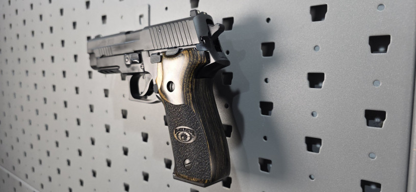rare-sig-sauer-german-frame-p226-blackwater-usa-edition-9mm-big-5