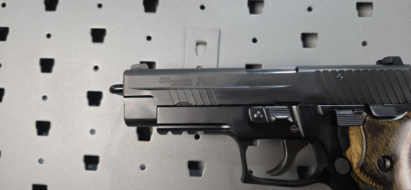 rare-sig-sauer-german-frame-p226-blackwater-usa-edition-9mm-big-2
