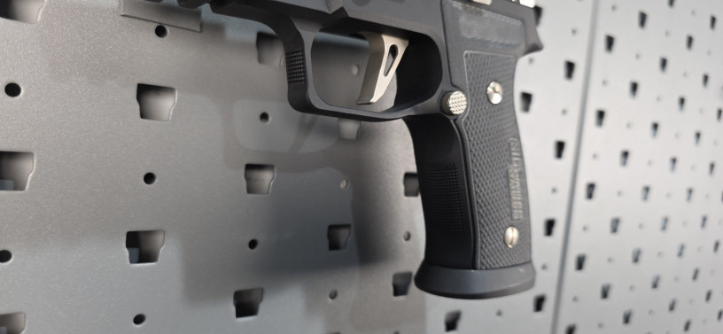 rare-sig-sauer-custom-works-p320-equinox-axg-9mm-big-7