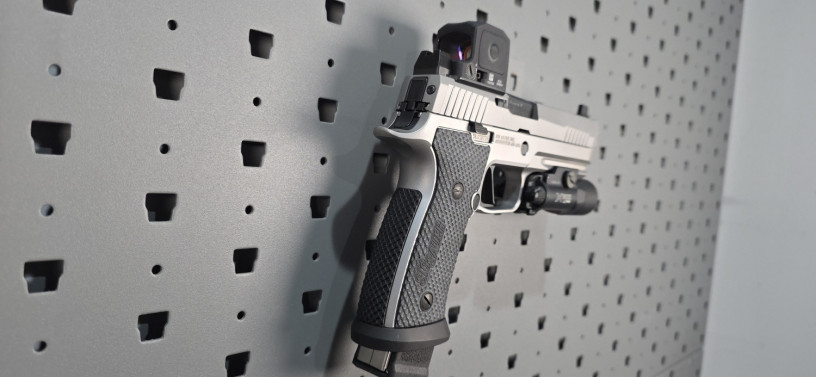 rare-sig-sauer-p320-x-five-sxg-w-trijicon-rcr-surefire-x300u-b-big-14