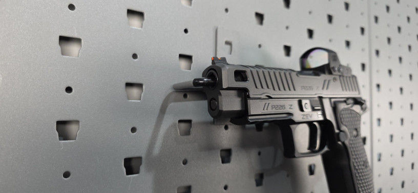 ultra-rare-zev-technologies-x-sig-sauer-p226-zev-9mm-w-sig-romeo1-pro-big-1