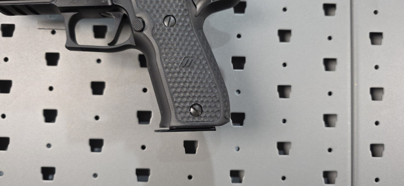 ultra-rare-zev-technologies-x-sig-sauer-p226-zev-9mm-w-sig-romeo1-pro-big-5