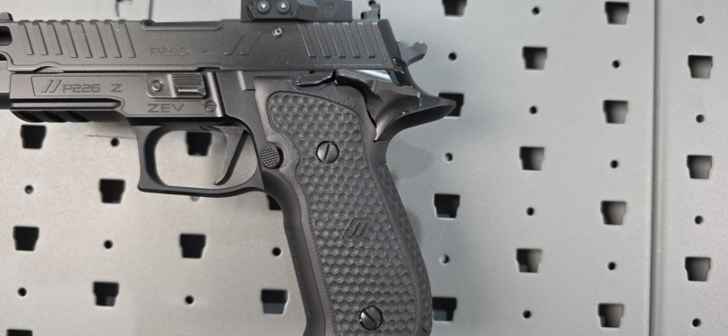 ultra-rare-zev-technologies-x-sig-sauer-p226-zev-9mm-w-sig-romeo1-pro-big-4