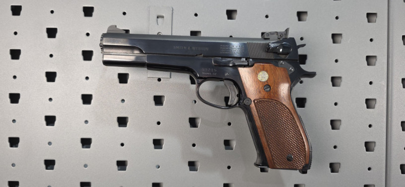 rare-smith-wesson-model-52-38-mid-range-wad-cutter-target-pistol-big-0