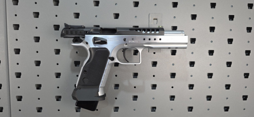 tanfoglio-defiant-10mm-match-pistol-w-case-accessories-big-18