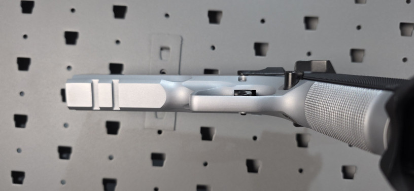 tanfoglio-defiant-10mm-match-pistol-w-case-accessories-big-8