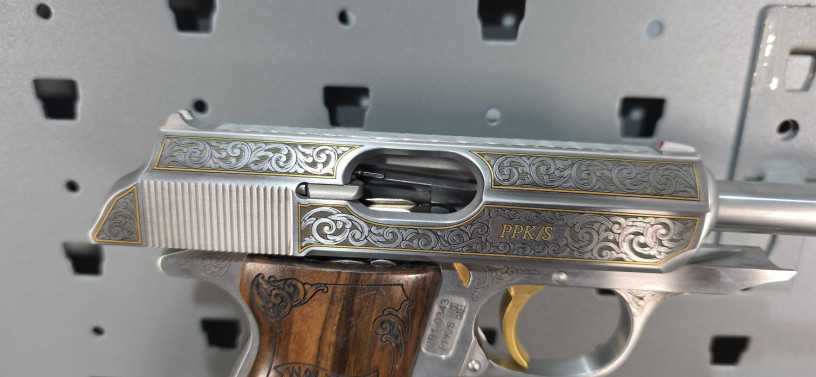 rare-walther-ppks-james-bond-engraved-380-acp-unfired-big-19