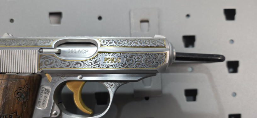rare-walther-ppks-james-bond-engraved-380-acp-unfired-big-11