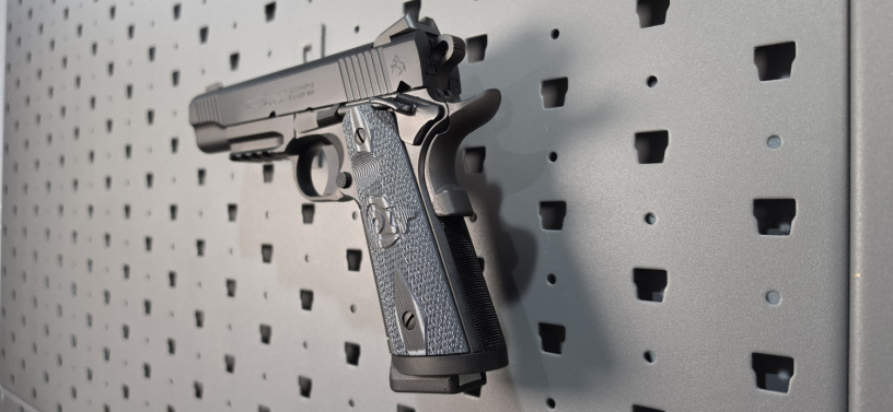 rare-colt-1911-combat-unit-rail-gun-9mm-big-8