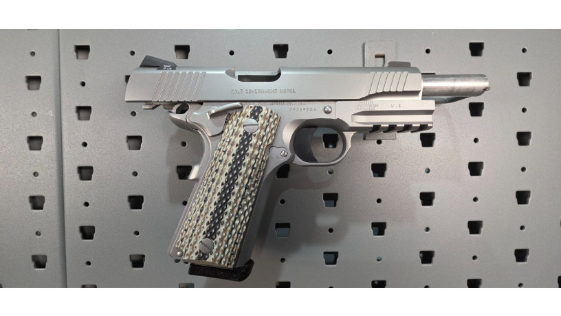 uber-rare-colt-m45a1-45-acp-rail-gun-custom-finish-big-20