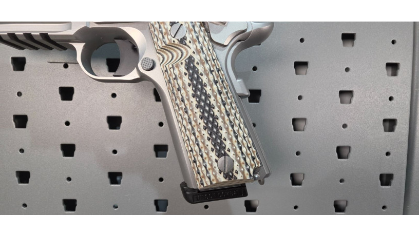 uber-rare-colt-m45a1-45-acp-rail-gun-custom-finish-big-5