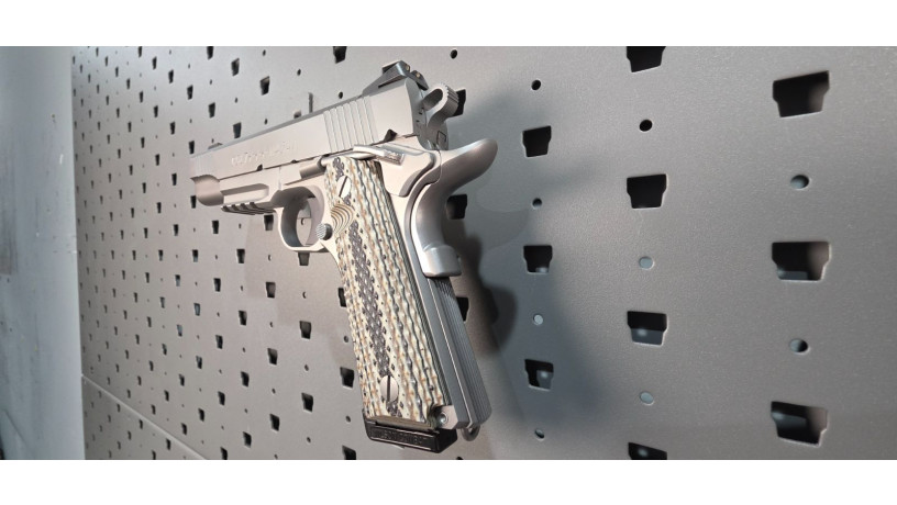 uber-rare-colt-m45a1-45-acp-rail-gun-custom-finish-big-6