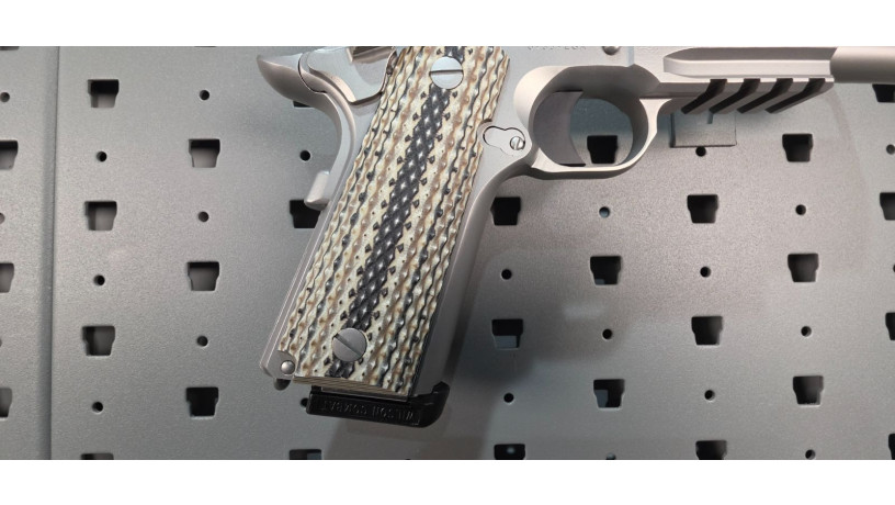 uber-rare-colt-m45a1-45-acp-rail-gun-custom-finish-big-15