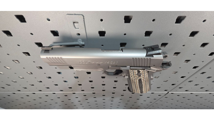 uber-rare-colt-m45a1-45-acp-rail-gun-custom-finish-big-10