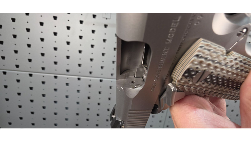 uber-rare-colt-m45a1-45-acp-rail-gun-custom-finish-big-23