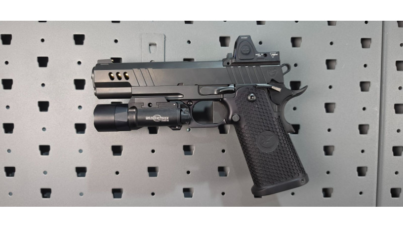 rare-nighthawk-custom-president-2011-9mm-rmr-x300-big-0