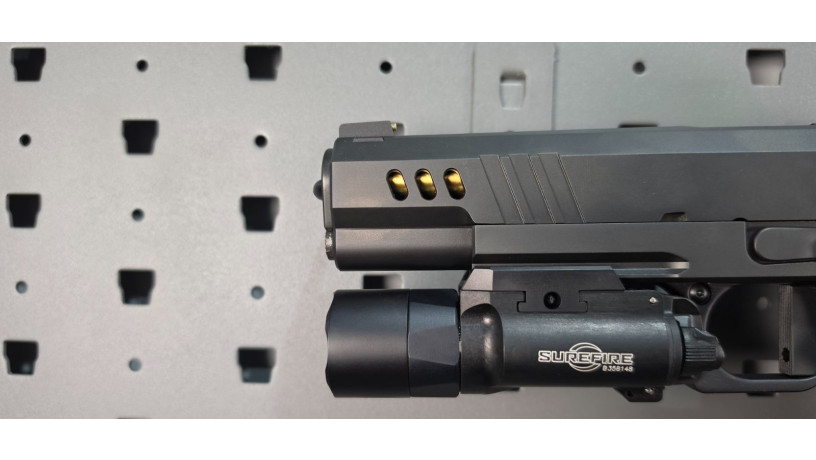 rare-nighthawk-custom-president-2011-9mm-rmr-x300-big-2